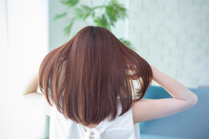 サラサラヘアの女性